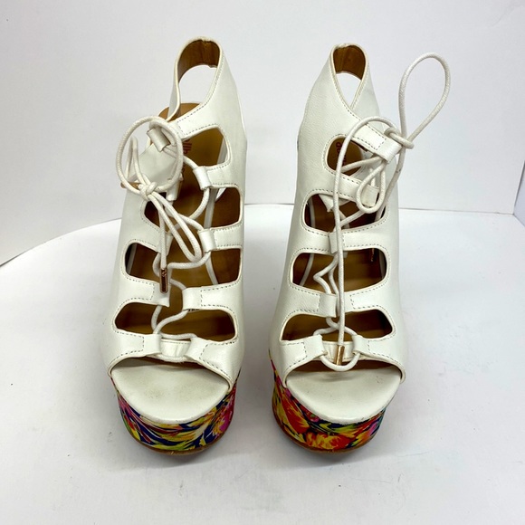 Dollhouse wedges women size 8 very colorful and sassy 💯🔥🔥💥 - Picture 4 of 9